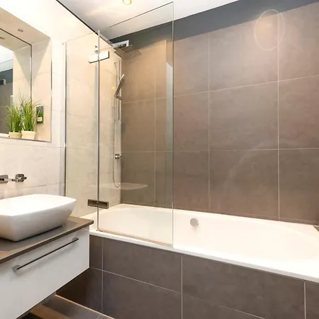 Joivy Ultra Luxe Near Princes Street