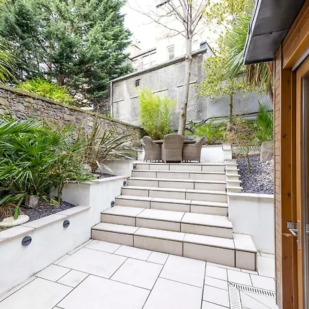 Joivy Ultra Luxe Near Princes Street Apartment Edinburgh