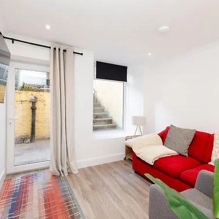 Joivy 3br Flat In Haymarket With Free Parking Apartmán
