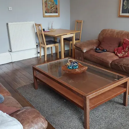 Daire Lauriston Place - Spacious 2 Bedroom Edinburgh