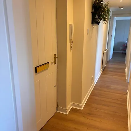 The Shore Modern 2 Bedroom Апартаменты *