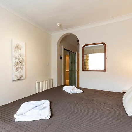 Hotel Arden Guest House, Craigmillar Castle