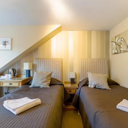 Hotel Arden Guest House, Craigmillar Castle