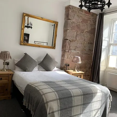 Royal Mile Balconies By The Castle 5* Edimburgo