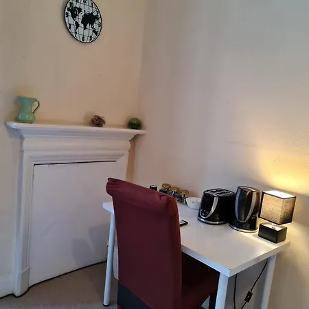 Haymarket Station Guest house *