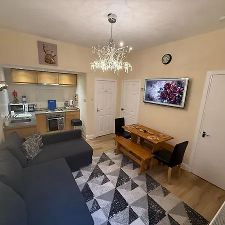 Apartment One Bedroom Flat In Old Town , Heart Of Flat Sleeps 6 *