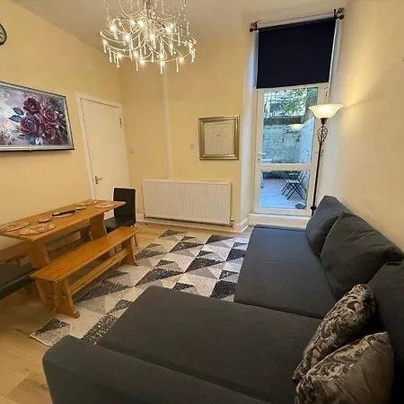 Daire One Bedroom Flat In Old Town , Heart Of Flat Sleeps 4