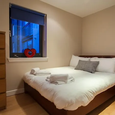 Bright & Stylish West End Апартаменты Эдинбург