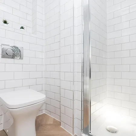 1-Bed Apartment-Free Parking - By Holiday Homes