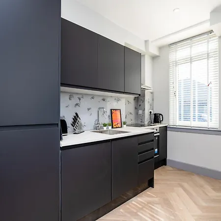 Апартаменты 1-Bed Apartment-Free Parking - By Holiday Homes Эдинбург
