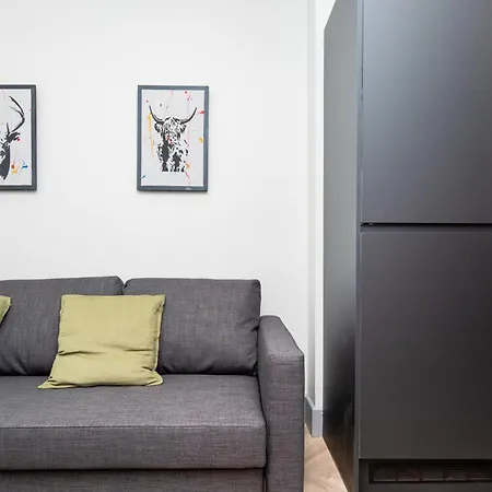 1-Bed Apartment-Free Parking - By Holiday Homes Эдинбург