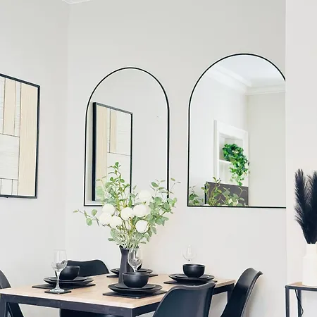 Elegant Centre Apartment Edinburgh