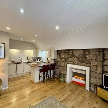 Rose Street Flat *