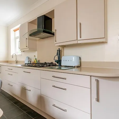 Amulree, * Edimburgo