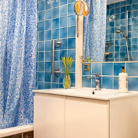 Lägenhet New Town Deluxe With Terrace *