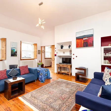 New Town Deluxe With Terrace