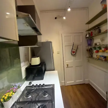 Apartment Modern One Bed Flat At The Haymarket, Sleeps 4
