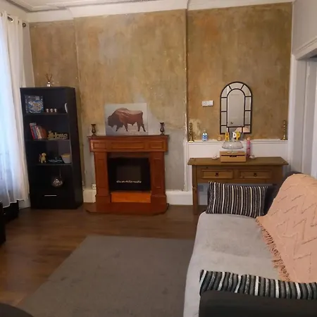 Apartment Modern One Bed Flat At The Haymarket, Sleeps 4 *