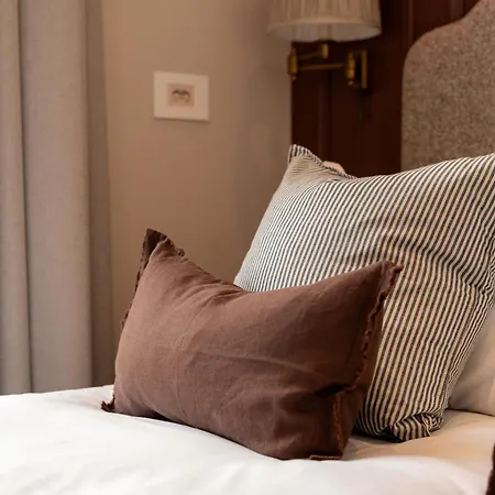 Moment George Iv Bridge * Edinburgh