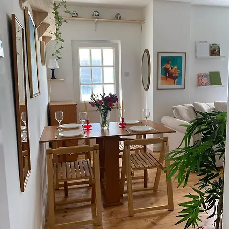 2 Bed With Garden Near Centre & Beach, Free Parking Edinburgh