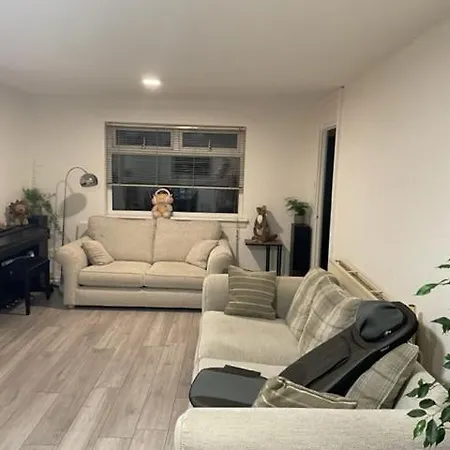 Homestay Single In House Edinburgh