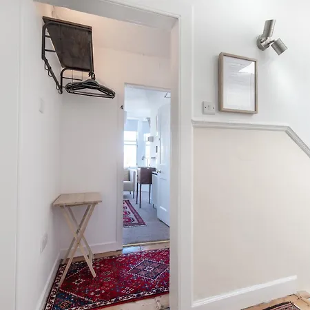 Sheens House 3* Edinburgh