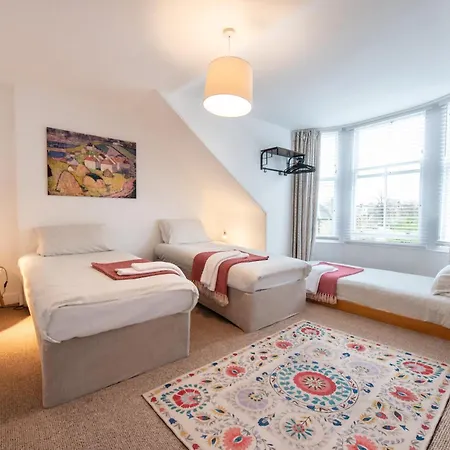 Sheens House 3* Edinburgh