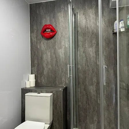 Apartment Private Main Door Lovely 2 Bedroom Edinburgh