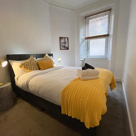 Lovely Two Bedrooms * Эдинбург