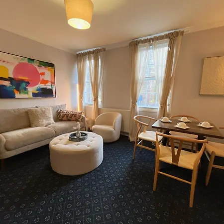 Nicolson Street Two Bedrooms *