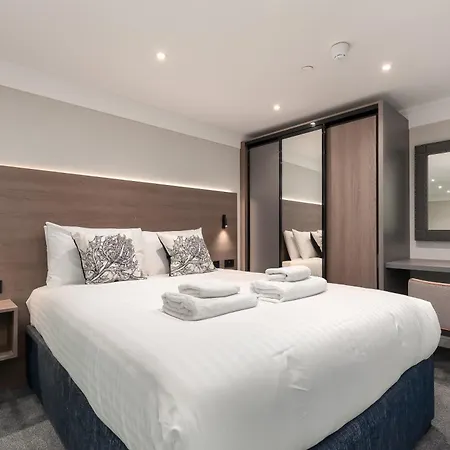 Destiny Scotland George Iv אדינבורו