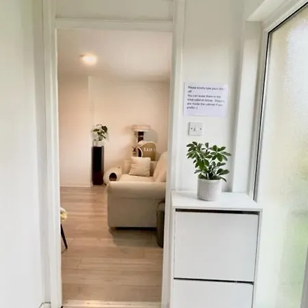 ホームステイ Double In 3 Bedroom House エディンバラ