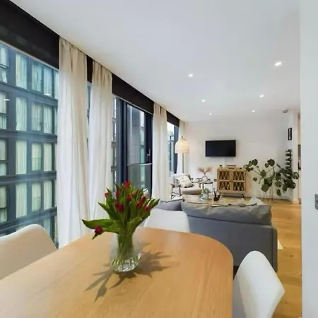 Stunning Modern In * אדינבורו