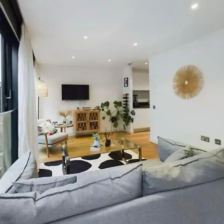 Stunning Modern In Edinburgh