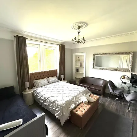 Immanuel House - Modern Luxury Victorian 1872 - Free Parking & Superfast Fibre Optic Wifi