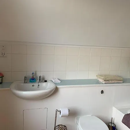 בית הארחה Hillhouse *