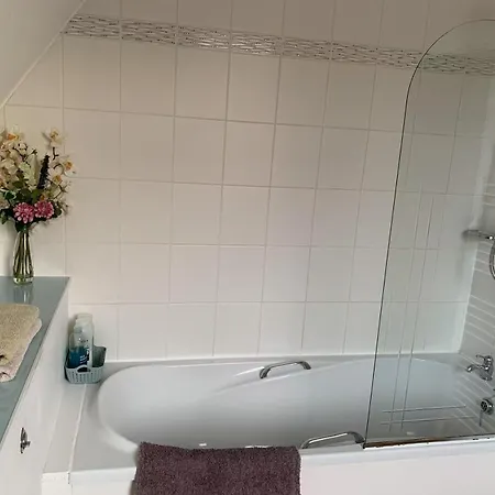 Guest house Hillhouse Edinburgh