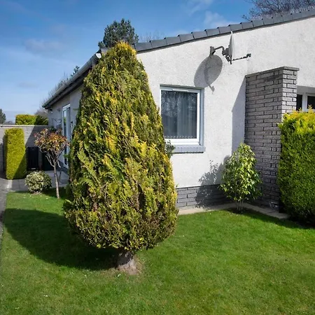 Beautiful Spacious House Airport * Edimburgo