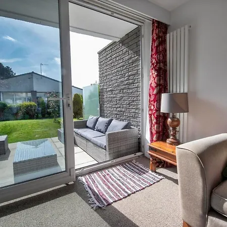 Beautiful Spacious House Airport Casa vacanze Edimburgo