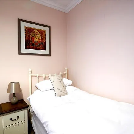 3 Bedroom - Historic Old Town Apartamento