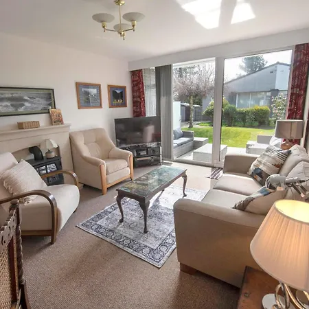 Beautiful Spacious House Airport Edimburgo