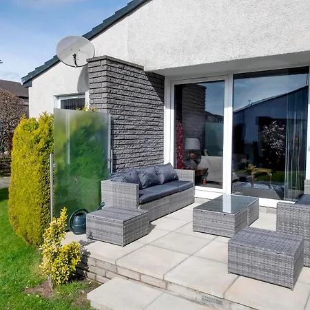 Beautiful Spacious House Airport Casa vacanze Edimburgo