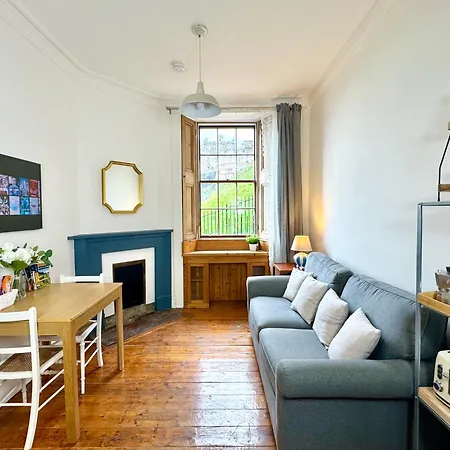 Apartment Cosy Flat In Front Of Castle