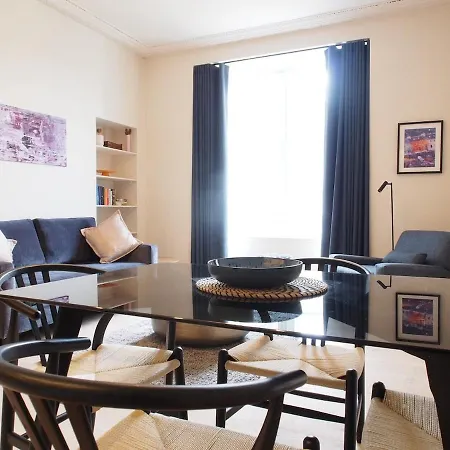 Spacious Luxe 2-bed Near The Centre - Flat 6, Elgin House