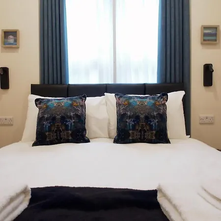 Apartamento Spacious And Modern 2-bed On Easter Road - Flat 3, Elgin House Edimburgo