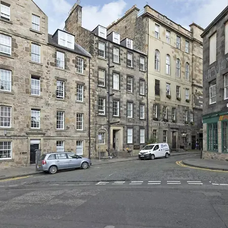 아파트 Joivy 3 Bed Flat In Old Town, Close To Grassmarket 에든버러