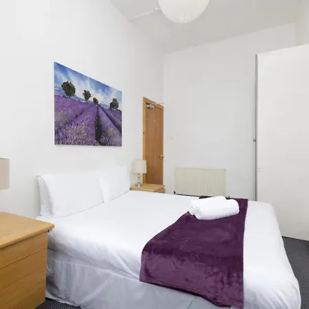 Joivy 3 Bed Flat In Old Town, Close To Grassmarket * 에든버러