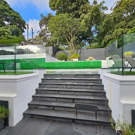 Kaimes Kip Stylish Five Bedroom 펜션 *