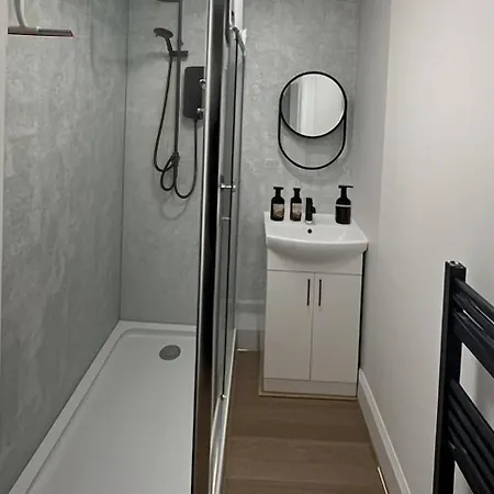 Lovely 2-bed In Apartment