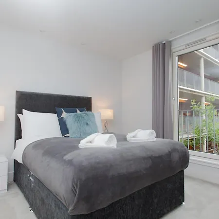 Διαμέρισμα Luxurious - Sleeps 6